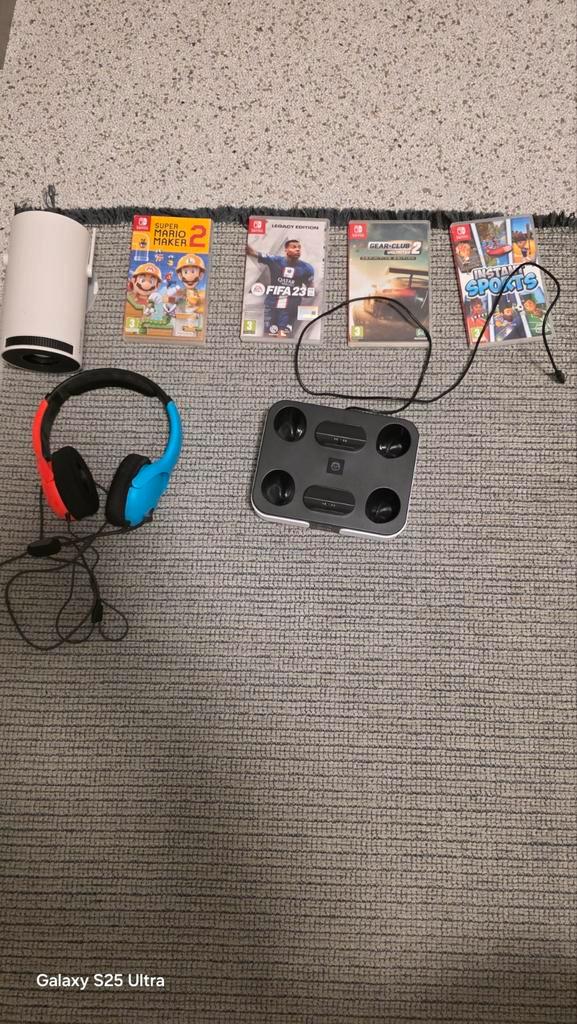 Nintendo Switch Combo - Games, Headset, Dock, Spelcomputers en Games, Games | Nintendo Switch, Gebruikt, Overige genres, 3 spelers of meer