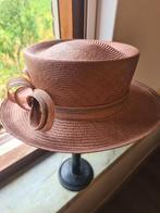 Chique dameshoed - donker zalm rose - maat 57, Ophalen of Verzenden, Zo goed als nieuw