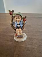 Goebel Hummel Beeldje - Apple Tree Boy, Verzamelen, Ophalen of Verzenden, Zo goed als nieuw, Hummel