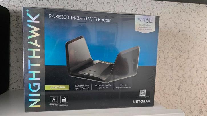 Nieuwe Netgear Nighthawk RAXE300 Router (Verzegeld), Computers en Software, Routers en Modems, Ophalen of Verzenden