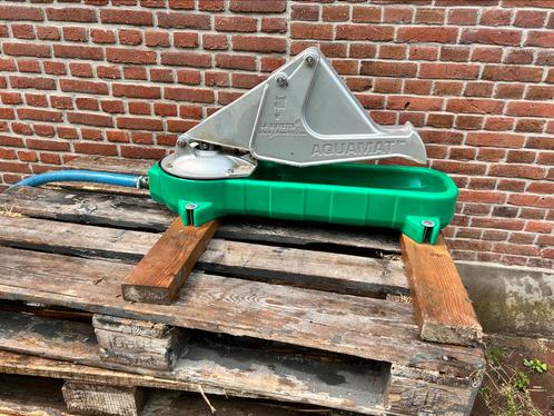 Zgan bieden.  Weidepomp membraan pomp. Aquamat deboer, Dieren en Toebehoren, Overige Dieren-accessoires, Zo goed als nieuw, Ophalen