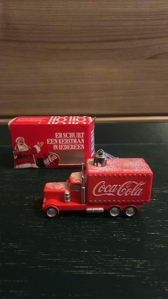 Coca-Cola kerstboom hanger/ornament vrachtauto/kunststof, Diversen, Kerst, Zo goed als nieuw, Ophalen of Verzenden