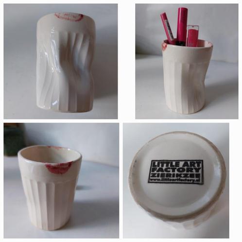 Beker keramiek deukbeker kus Little art factory Zierikzee, Huis en Inrichting, Keuken | Servies, Kop(pen) en/of Schotel(s), Overige stijlen