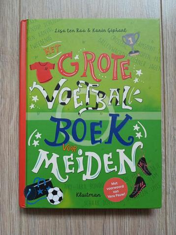 Grote voetbalboek voor meiden beschikbaar voor biedingen