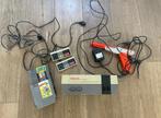Nintendo NES complete set, Spelcomputers en Games, Spelcomputers | Nintendo NES, Ophalen of Verzenden, Zo goed als nieuw, Met 2 controllers
