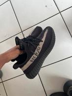 Adidas yeezy Oreo Maat 42, Kleding | Heren, Schoenen, Ophalen of Verzenden, Zo goed als nieuw, Zwart