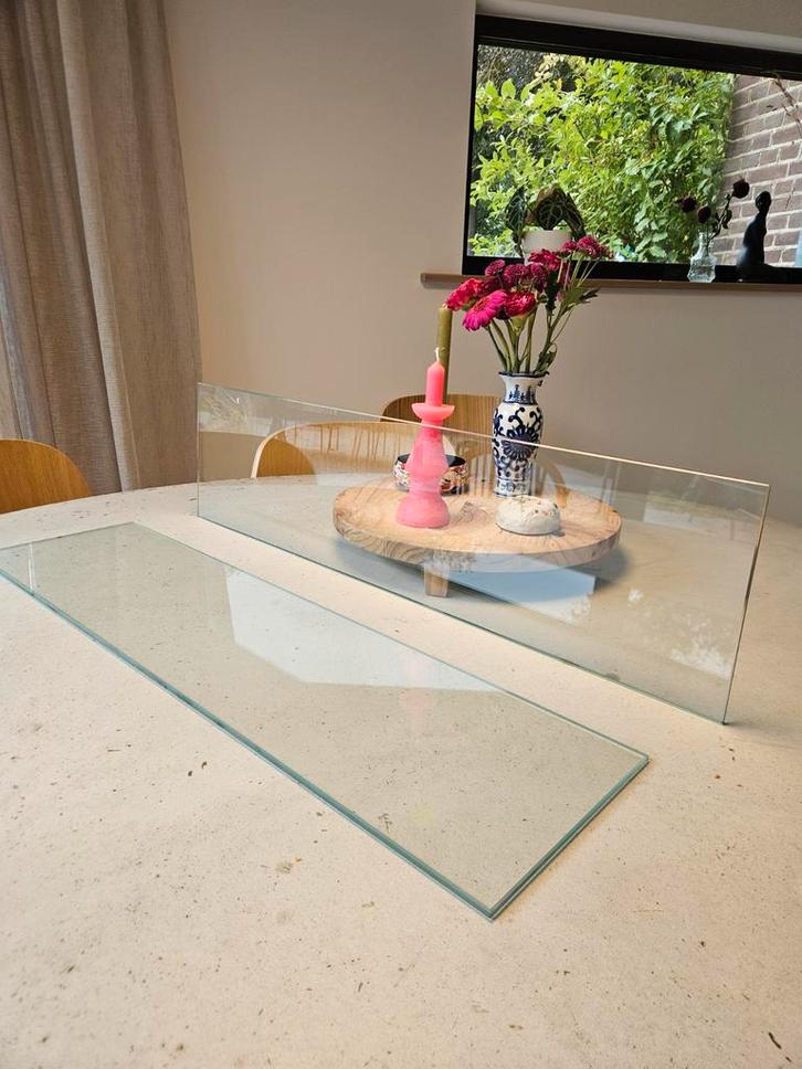 2 Glazen Plankjes - 20x77 cm, Doe-het-zelf en Verbouw, Glas en Ramen, Zo goed als nieuw, Glasplaat, Minder dan 80 cm, Minder dan 80 cm