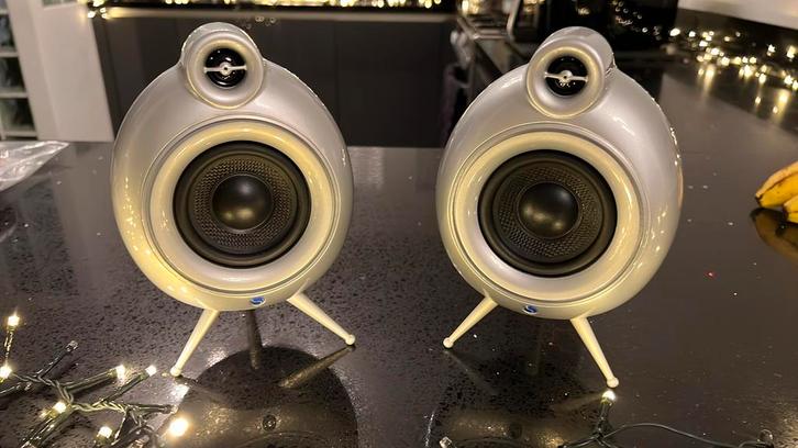 Scandyna Micropods Podspeakers - zilver met Sputnik spikes!, Audio, Tv en Foto, Luidsprekers, Zo goed als nieuw, Front, Rear of Stereo speakers