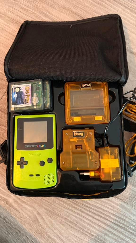 Game Boy Colour incl 6 games, reistas, oplader etc, Spelcomputers en Games, Spelcomputers | Nintendo Game Boy, Gebruikt, Game Boy Color