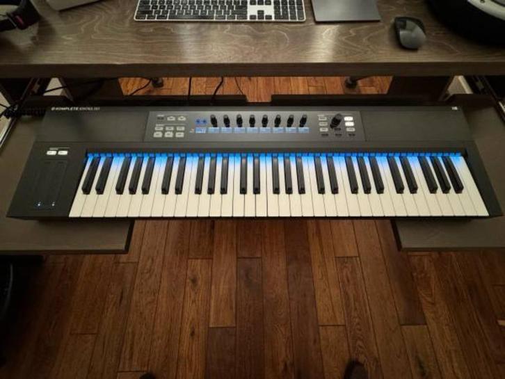 Native Instruments Komplete Kontrol S61, Muziek en Instrumenten, Midi-apparatuur, Zo goed als nieuw, Ophalen