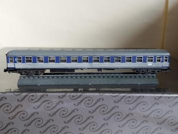 Minitrix 3091 - sneltreinwagen 2eKl. Büm 234 (11648) beschikbaar voor biedingen