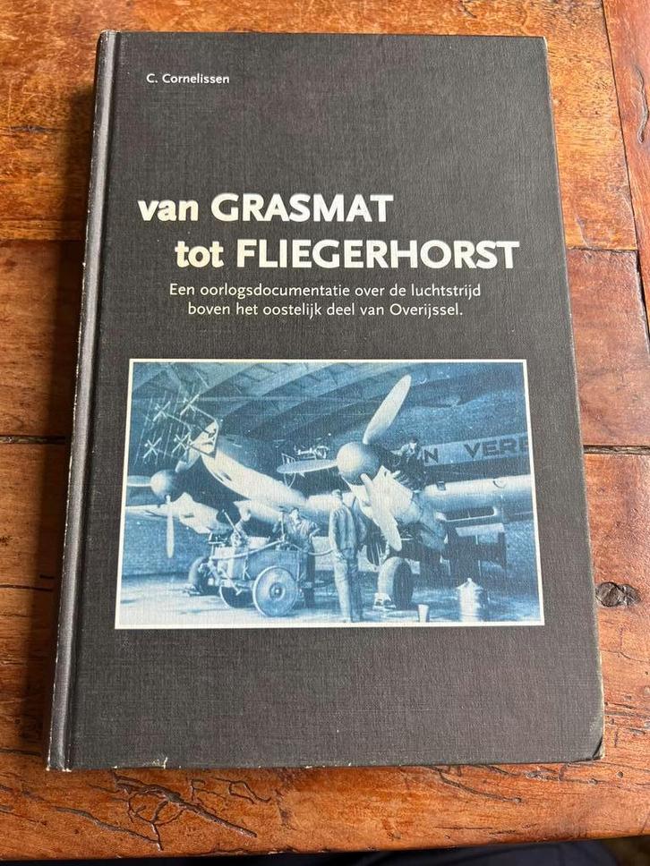 Naslagwerk Vliegveld Twenthe Luftwaffe RAF Overrijssel, Verzamelen, Militaria | Tweede Wereldoorlog, Luchtmacht, Boek of Tijdschrift