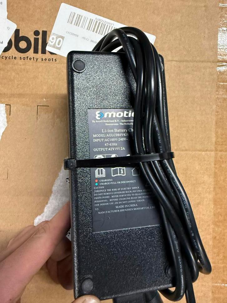 Oplader 36V 2A - Acculader. Nog 43x op voorraad!!, Fietsen en Brommers, Fietsaccessoires | Fietsaccu's, Gebruikt, Ophalen of Verzenden