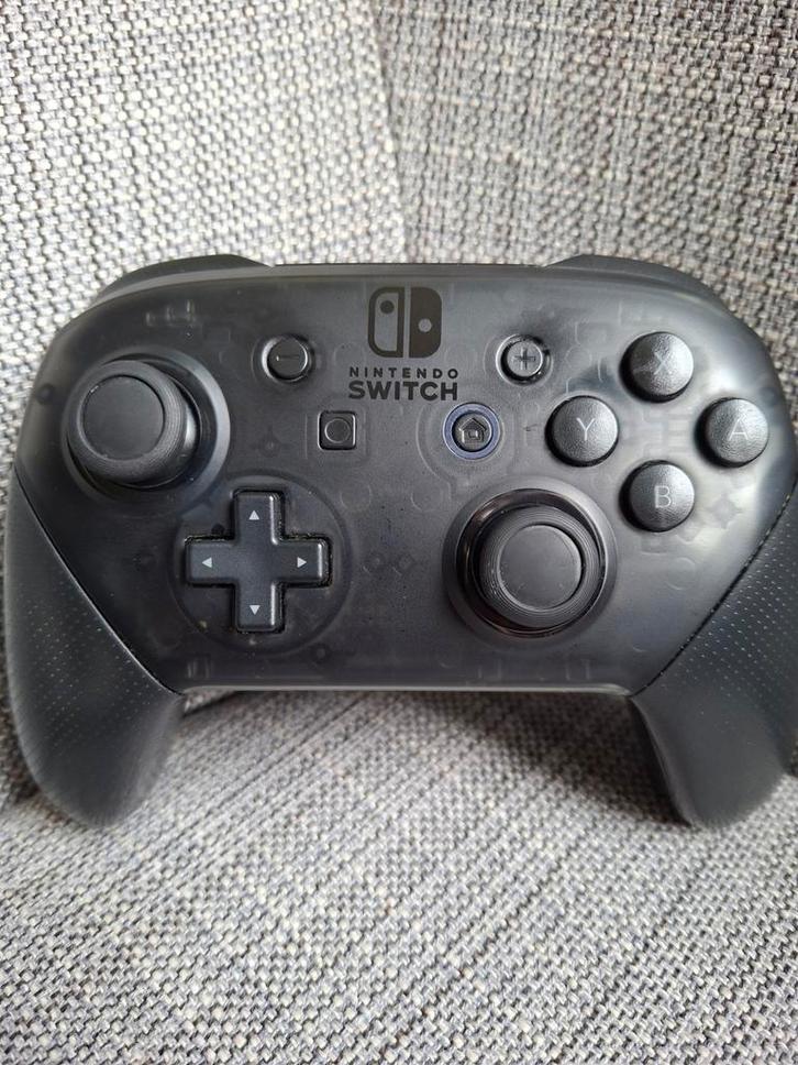 Originele Nintendo Switch Pro Controller | NIEUWSTAAT, Spelcomputers en Games, Spelcomputers | Nintendo Consoles | Accessoires