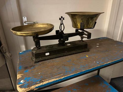 Antieke Weegschaal met Messing Schalen, Antiek en Kunst, Antiek | Gereedschap en Instrumenten, Ophalen of Verzenden