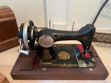 Antieke Singer Naaimachines - Set beschikbaar voor biedingen