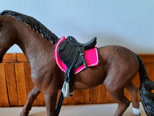 Schleich zadeldekje paard roze, Verzamelen, Dierenverzamelingen, Zo goed als nieuw, Beeldje of Figuurtje, Paard, Ophalen of Verzenden