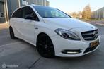 Mercedes B-klasse 200 AMG Automaat TREKHAAK, NAVI, STOELVERW, 1325 kg, Wit, Bedrijf, Lichtsensor