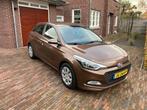 Hyundai i20 1.2i HP Blue 84PK 5D 2015 Bruin, Auto's, 40 €/maand, Bruin, Bruin, Handgeschakeld