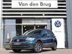 Volkswagen Tiguan 1.4 TSI 245 pk DSG eHybrid Life | Navigati, 1716 kg, Stof, 4 cilinders, Blauw