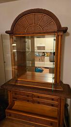 Grote dressoirkast met glazen deuren, Ophalen