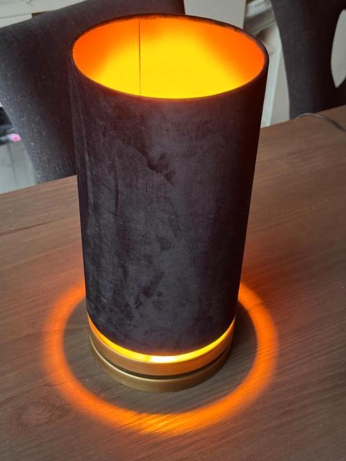 Tafellamp velvet zwart | brons/goud kleurige voet, Huis en Inrichting, Lampen | Tafellampen, Zo goed als nieuw, Minder dan 50 cm