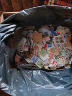 Postzegels op papier, Postzegels en Munten, Postzegels | Volle albums en Verzamelingen, Ophalen of Verzenden, Buitenland