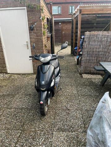 Peugot v clic 50 cc blauw kenteken met wok beschikbaar voor biedingen