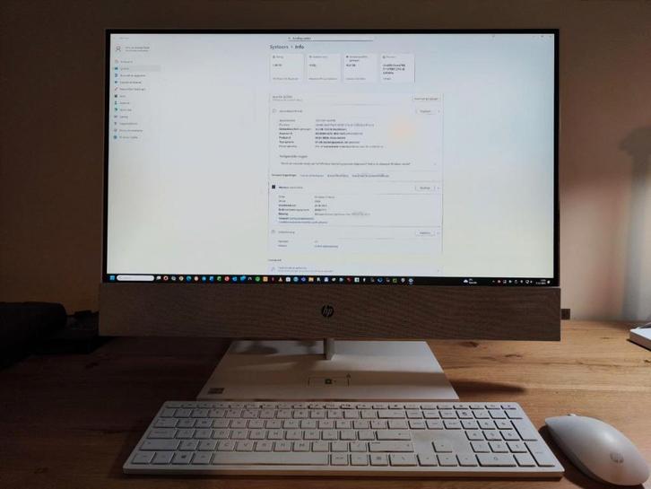HP All-in-one PC, Computers en Software, Desktop Pc's, Zo goed als nieuw, 2 tot 3 Ghz, HDD, SSD, 16 GB, Met videokaart, Met monitor