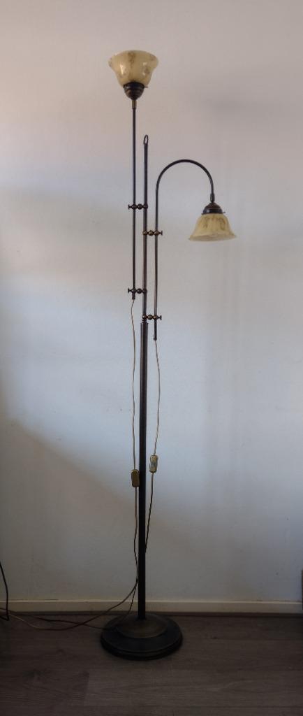 Vloerlamp met Gemarmerde Glazen Kappen, Huis en Inrichting, Lampen | Vloerlampen, Zo goed als nieuw, 150 tot 200 cm, Glas, Metaal
