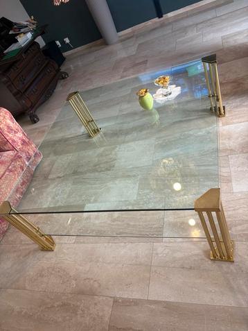 Salontafel met 2 lagen glazen bladen beschikbaar voor biedingen