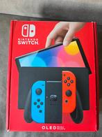 Nintendo Switch Oled, Spelcomputers en Games, Spelcomputers | Nintendo Switch, Switch OLED, Met games, Met 2 controllers, Nieuw
