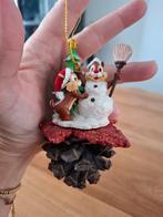 Disney kerst ornament knabbel en babbel dennenappel, Ophalen, Zo goed als nieuw, Beeldje of Figuurtje