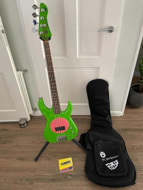 FleaBass Model 32 Punk, Muziek en Instrumenten, Snaarinstrumenten | Gitaren | Bas, Gebruikt, Elektrisch, Ophalen