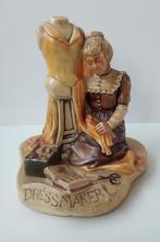 Heritage Potteries Dressmaker beeld, Ophalen