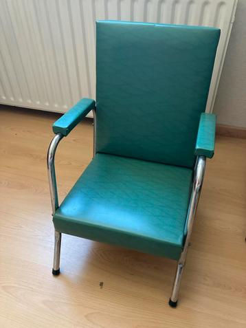 Leuk kinderstoelje beschikbaar voor biedingen