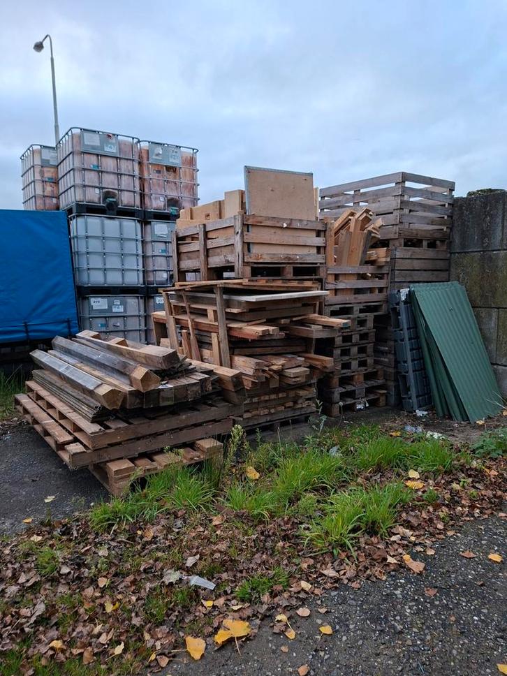 Droog stookhout, kisten, pallets & haspels en drums, Tuin en Terras, Haardhout, Minder dan 3 m³, Ophalen