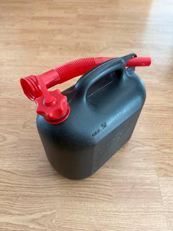 Jerrycan (voor brandstof) 5 liter beschikbaar voor biedingen