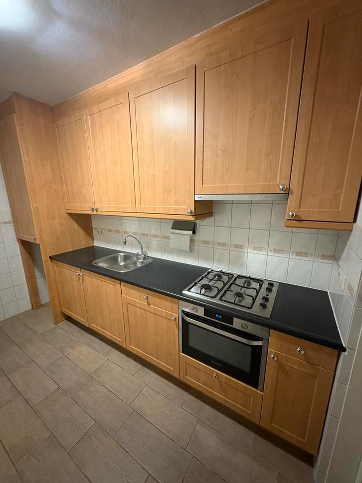 Nette Keuken met Apparatuur, Huis en Inrichting, Keuken | Complete keukens, Zo goed als nieuw, Enkelwandige keuken, Bruin, Kunststof