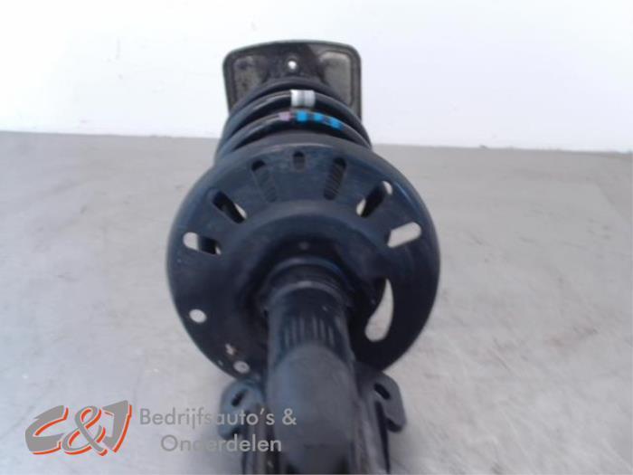 Schokdemperpoot rechts-voor van een Peugeot Expert, Auto-onderdelen, Ophanging en Onderstel, Peugeot, Gebruikt, 3 maanden garantie