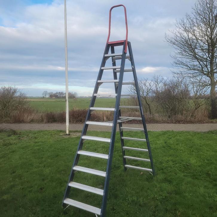 Centrum 12-sports A-ladder – professioneel & stevig, Doe-het-zelf en Verbouw, Ladders en Trappen, Gebruikt, 4 meter of meer, Ophalen