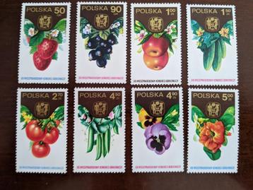 POLEN 1974; serie GROENTEN, FRUIT EN BLOEMEN beschikbaar voor biedingen