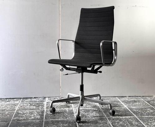 Vitra Eames EA 119 design bureaustoel ZGAN, Huis en Inrichting, Bureaustoelen, Zo goed als nieuw, Bureaustoel, Zwart, Ophalen