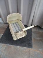 Prachtige POPPENWAGEN Antiek Vintage Gevlochten riet + dekje, Ophalen