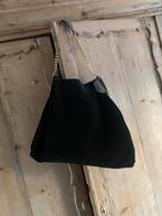 Zwarte suède leren tas/ schoudertas zgan, Ophalen of Verzenden, Zo goed als nieuw, Zwart, Schoudertasje