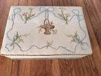 Vintage - oude handgeborduurde doos - jaren 1920-1950, Ophalen of Verzenden
