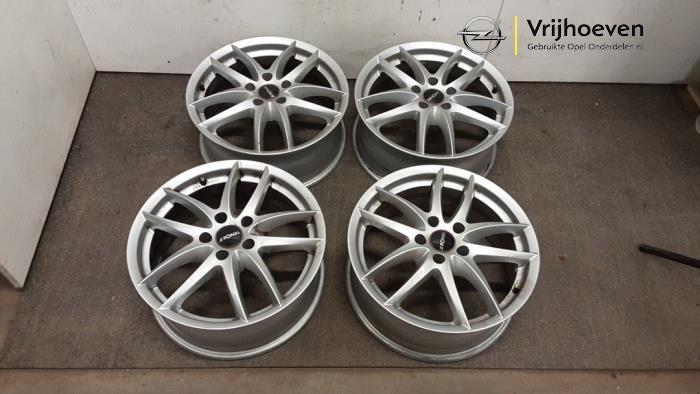 Velgen set van een Opel Zafira B (Zafira B 05-), Auto-onderdelen, Banden en Velgen, Personenwagen, Gebruikt, 3 maanden garantie