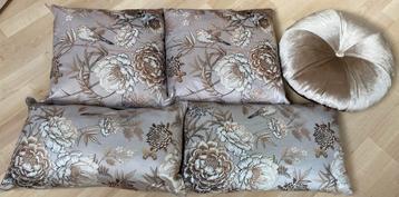 Set van 5 velours kussens beige/creme/bruin/wit/goud beschikbaar voor biedingen
