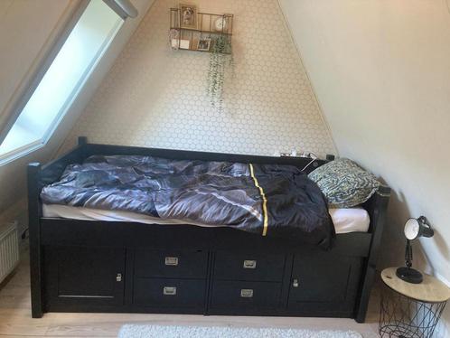 Stevig zwart 1 persoonsbed 90*200 cm: merk: Alta, Huis en Inrichting, Slaapkamer | Bedden, Gebruikt, Eenpersoons, 90 cm, 200 cm