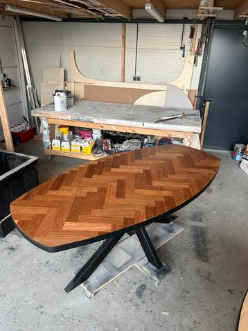 Afzelia visgraat tafel! Handgemaakt! beschikbaar voor biedingen